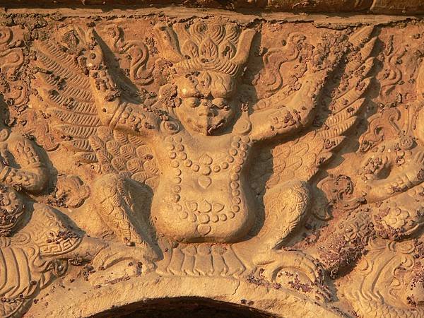 1280px-Garuda_at_Zhenjue_Temple.JPG