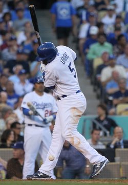 Juan Uribe 遭球吻