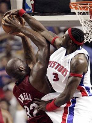 ben-wallace-and-shaq_display_image.jpg