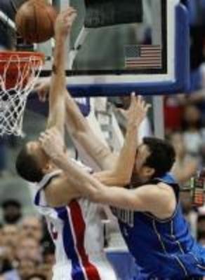 TayshaunPrinceblocksalastsecondshotbyHedoTurkoglu_display_image.jpg