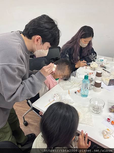 台南汎德饗悅樂活聖誕節香氛蠟燭公益手作