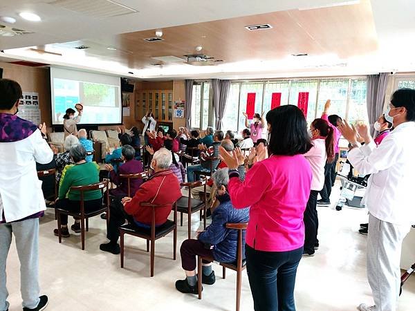 北榮桃園分院附設彩虹居失智日照中心 音樂治療活化腦部治療2.jpg