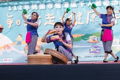 112年龍潭區千人健走龍潭大池登場  蘇俊賓：龍潭得天獨厚特別適合健走3.jpg