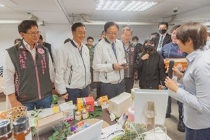 112年桃市90家星級友善店家獲認證 張善政盼提供消費者更友善的環境1.jpg