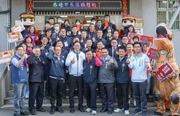 張善政春節前夕慰勞警察同仁 感謝守護市民安心團聚1.jpg