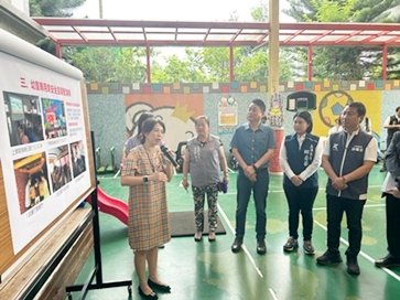 魯明哲、邱若華、涂權吉視察中壢諾亞幼兒園.jpg