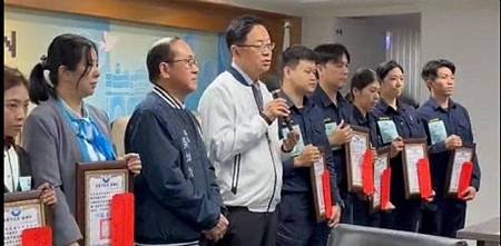 警銀攜手守護市民財產安全 張善政表揚9月攔阻詐騙有功人員.jpeg