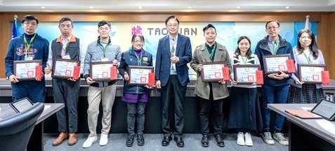 桃市府表揚113年度公民參與提案獲獎機關　張善政鼓勵活用AI參與市政.jpg