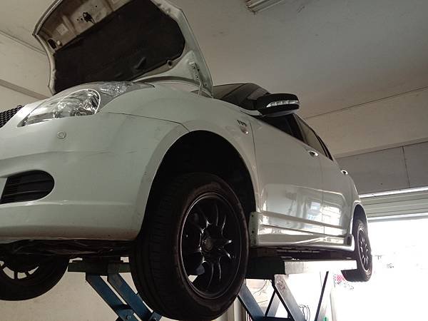 SWIFT 自備全車水管及部分漏油處理