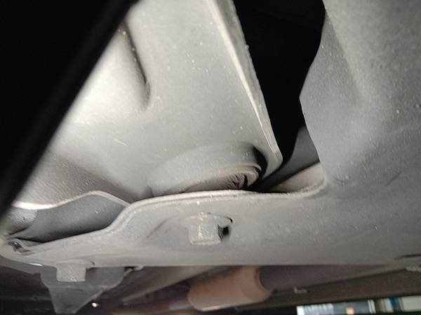 SWIFT 自備全車水管及部分漏油處理
