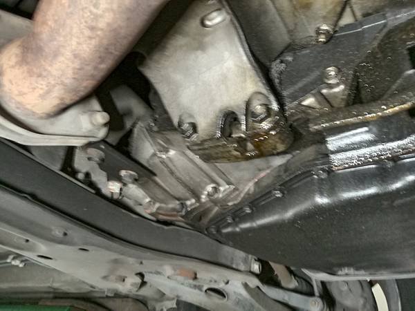 SWIFT 自備全車水管及部分漏油處理