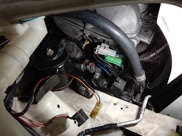 SWIFT 自備全車水管及部分漏油處理