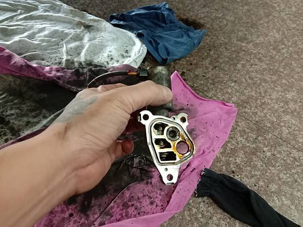 SWIFT 自備全車水管及部分漏油處理
