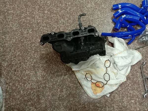 SWIFT 自備全車水管及部分漏油處理