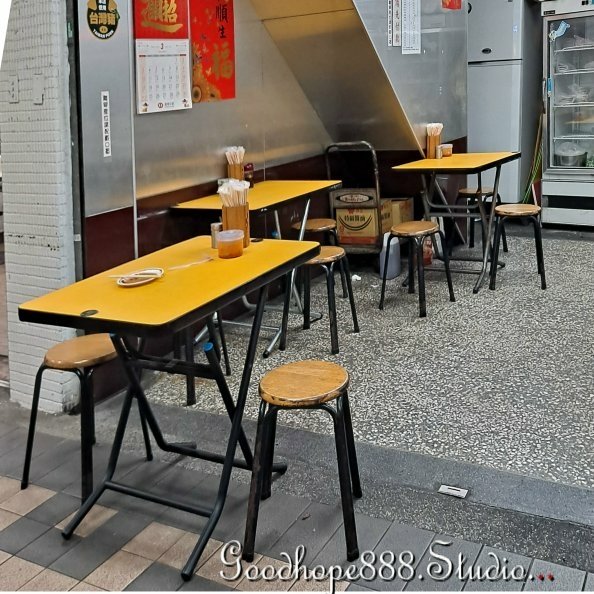 新北-(永和)竹林路竹林麵店-6餐廳桌椅.jpg