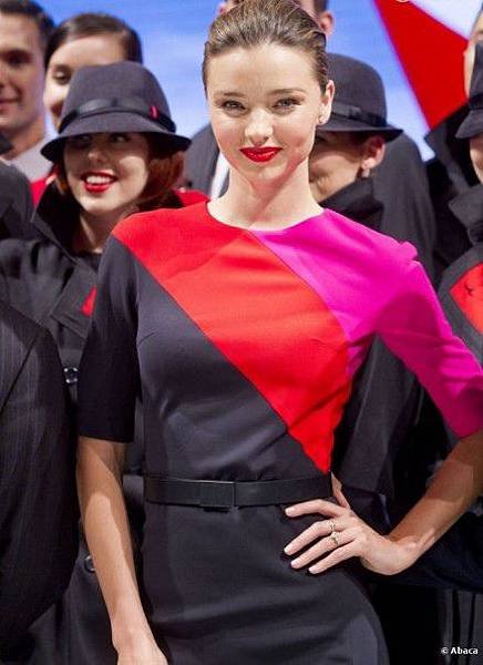 Miranda-Kerr-and-The-New-Qantas-Uniform-by-Martin-Grant-06-440x606