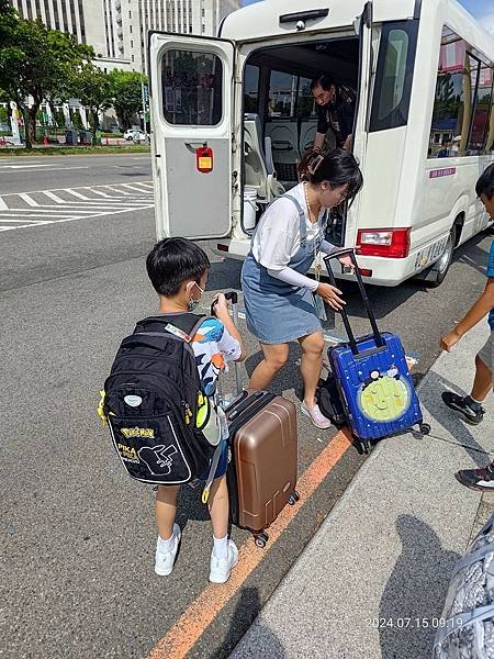 impact怡寶護脊書包  小學生書包高cp值   大推薦