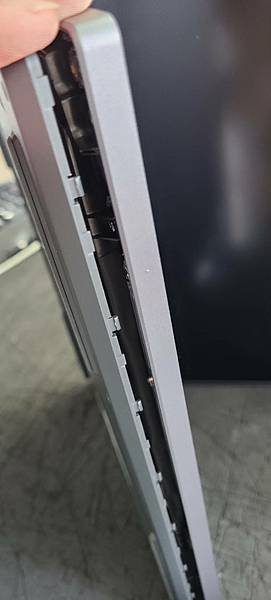 [簡單開箱]Lenovo Legion Slim 5 82Y