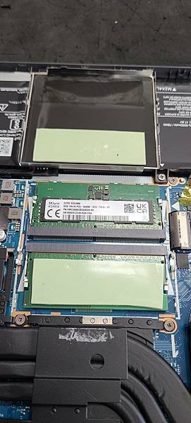 [簡單開箱]Lenovo Legion Slim 5 82Y