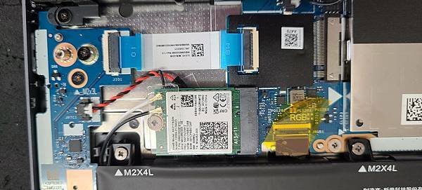 [簡單開箱]Lenovo Legion Slim 5 82Y