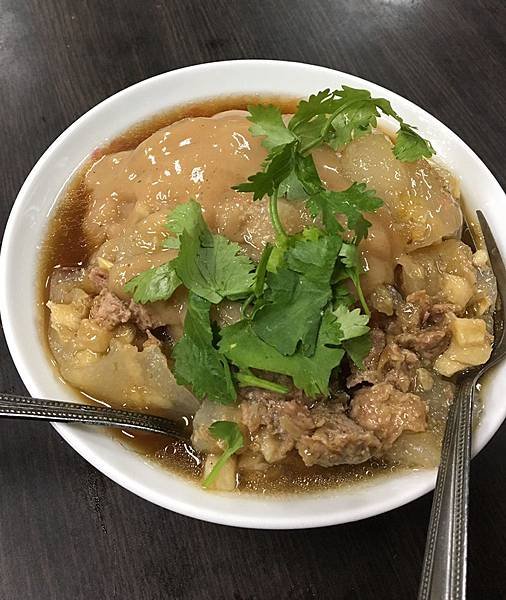 新北永和巷弄排隊美食推薦 北斗肉圓 四神湯 六鼎煨豬腳永和店