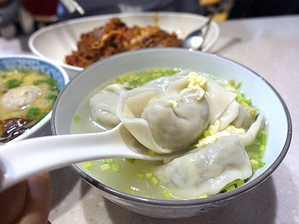 鼎鮮菜肉餛飩永和永安市場站附近有冷氣店面位於巷弄美食推薦