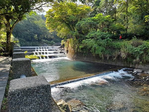 福山大羅蘭溪馬岸圳步道之新北烏來老街美食山豬肉香腸一日遊推薦_201002_4.jpg