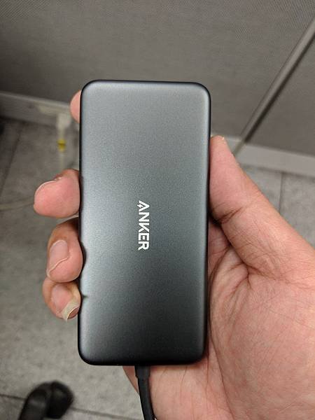 006 Anker 7-in-1 hub box_top.jpg