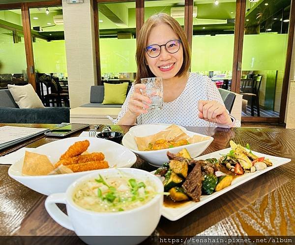 最好吃的披薩在這裡！東湖高爾夫練習場【EASE CAFE】，