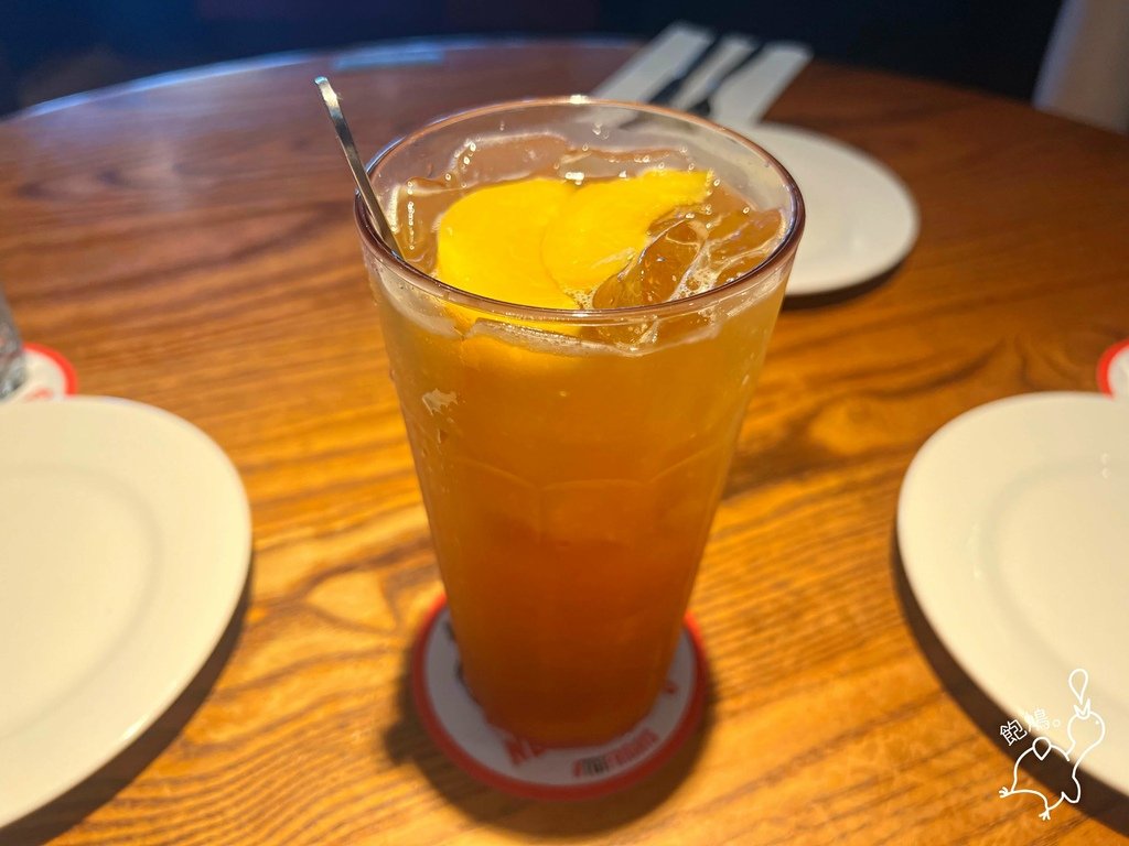 TGI FRIDAYS 星期五美式餐廳 信義餐廳_芒果蜜桃茶.jpg