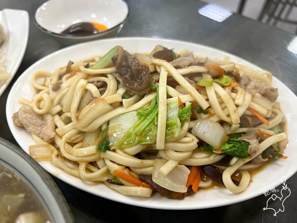 蕭媽媽手工創意水餃_羊肉炒麵.jpg