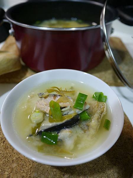 20151013鮭魚味噌湯-1.JPG