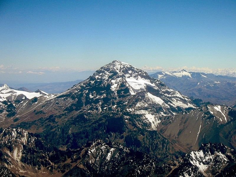 阿空加瓜山.jpg