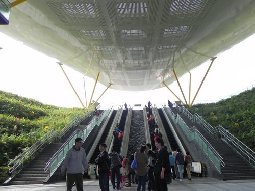 漫步中山公園捷運站