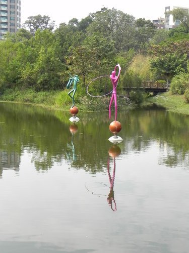 漫步中山公園捷運站