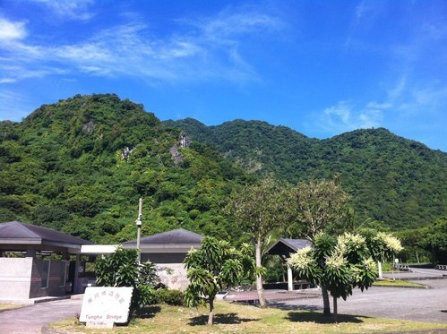 歷史建築東河橋