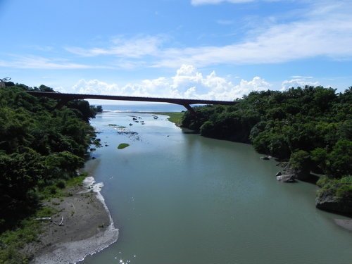 歷史建築東河橋