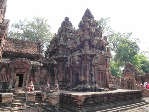 女皇宮/班蒂斯蕾（Banteay Srei）