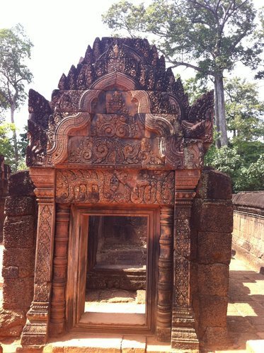 女皇宮/班蒂斯蕾（Banteay Srei）