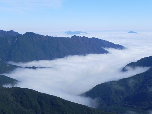 【南投仁愛】合歡山武嶺驚現小冰柱