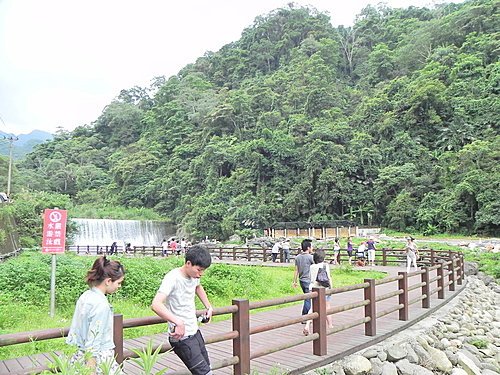 北埔冷泉戲水樂
