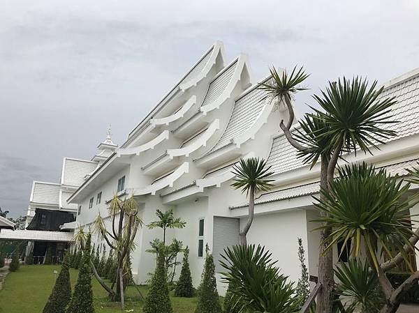 【泰國清萊】白廟 Wat Rong Khun   穿越地獄，