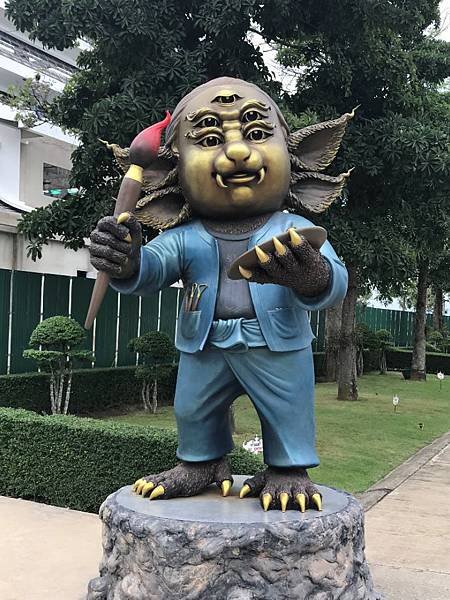 【泰國清萊】白廟 Wat Rong Khun   穿越地獄，