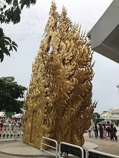 【泰國清萊】白廟 Wat Rong Khun   穿越地獄，