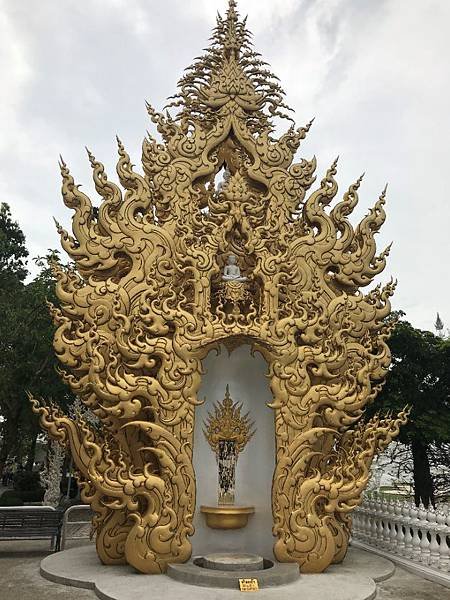 【泰國清萊】白廟 Wat Rong Khun   穿越地獄，