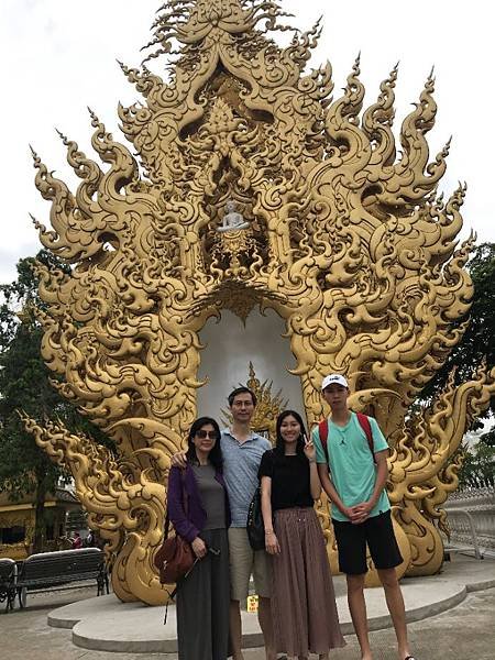 【泰國清萊】白廟 Wat Rong Khun   穿越地獄，