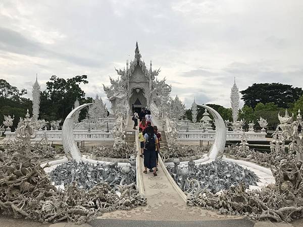 【泰國清萊】白廟 Wat Rong Khun   穿越地獄，
