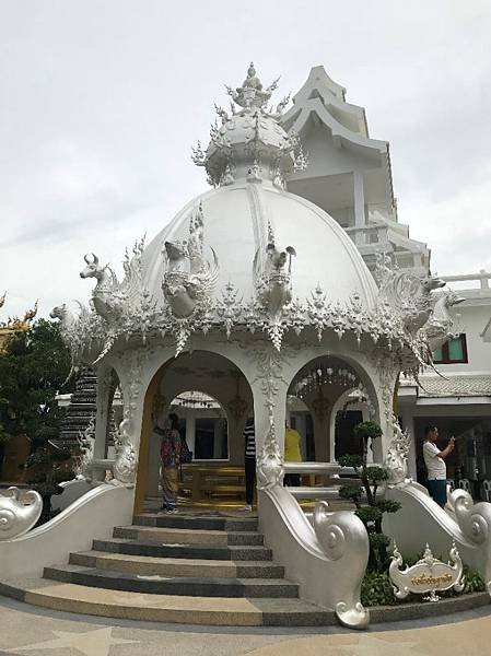 【泰國清萊】白廟 Wat Rong Khun   穿越地獄，