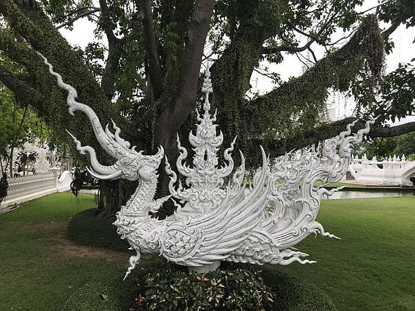 【泰國清萊】白廟 Wat Rong Khun   穿越地獄，