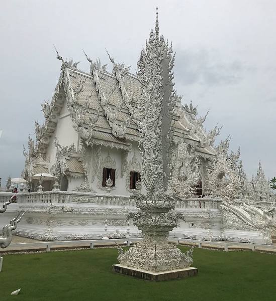 【泰國清萊】白廟 Wat Rong Khun   穿越地獄，